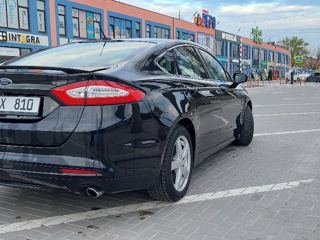 Ford Fusion foto 2