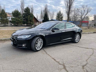 Tesla Model S foto 1