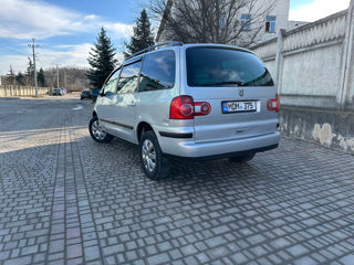 Volkswagen Sharan foto 2