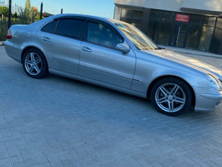 Mercedes E-Class foto 3