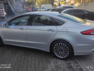 Ford Fusion foto 1