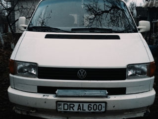 Volkswagen T4 foto 1