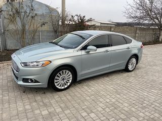 Ford Fusion foto 2