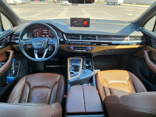 Audi Q7 фото 6