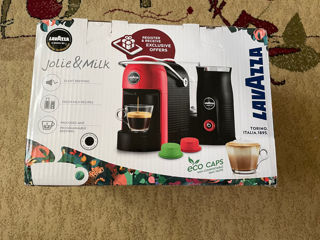 Masina de cafea Lavazza Jolie and Milk capsule