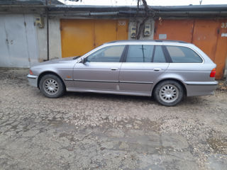 BMW 5 Series Touring foto 5