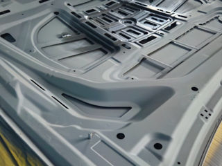 Vând capota BMW F10 taiwan nou, gata de vopsire! foto 3