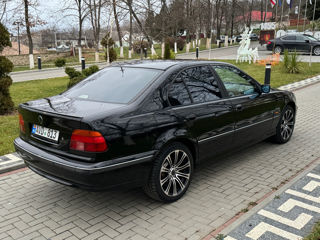 BMW 5 Series foto 5