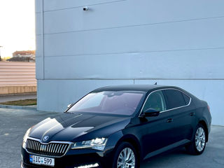 Skoda Superb foto 2