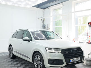 Audi Q7 foto 1