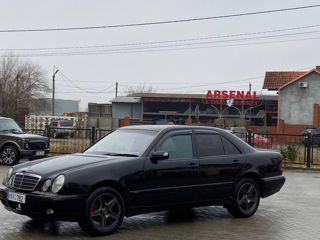 Mercedes E-Class foto 4