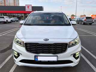 KIA Carnival foto 2