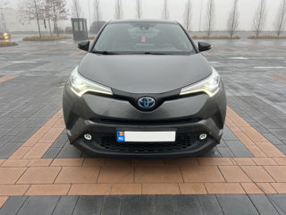 Toyota C-HR foto 2