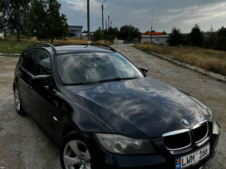 BMW 3 Series Touring foto 1