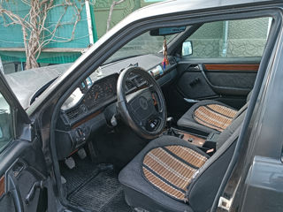 Mercedes Series (W124) foto 6