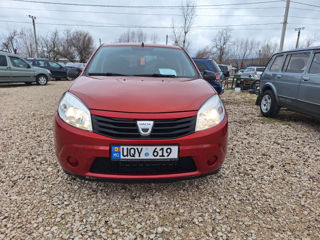 Dacia Sandero foto 2