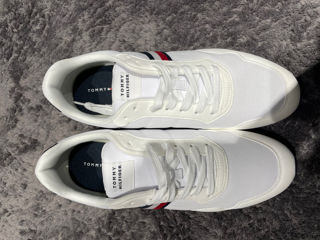 Adidași Tommy Hilfiger foto 2