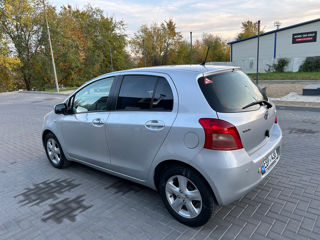 Toyota Yaris foto 2