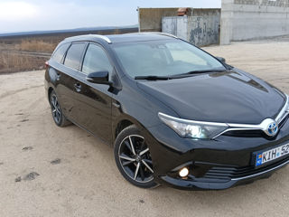 Toyota Auris foto 1