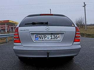 Mercedes C-Class foto 4