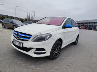 Mercedes B-Class foto 2