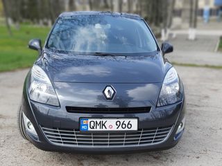 Renault Grand Scenic foto 1