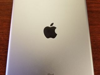 Apple iPad 2017 128Gb retina Wi-Fi + touchid A1822 space gray - идеал 320euro! foto 1