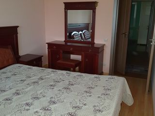 Se vinde apartament cu 3 odai foto 1