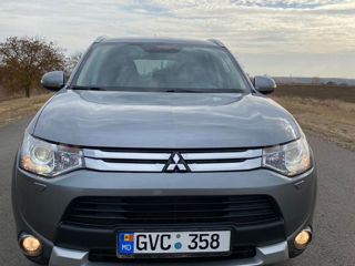 Mitsubishi Outlander foto 3