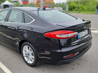 Ford Fusion foto 3