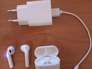 Casti bliutuf airpods foto 2