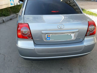 Toyota Avensis foto 3