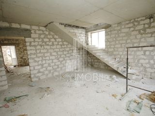 Casa cu 2 nivele + mansarda, 360 m2, teren 7 ari, Tohatin foto 3