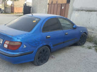 Nissan Almera foto 1