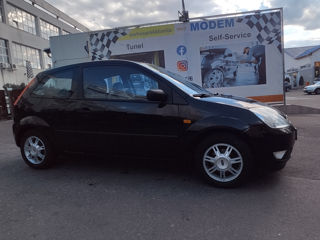 Ford Fiesta foto 5