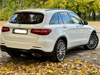 Mercedes GLC foto 5