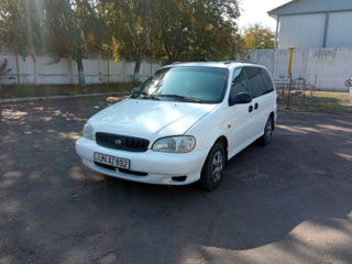 KIA Carnival foto 1