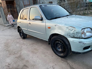 Nissan Micra foto 2