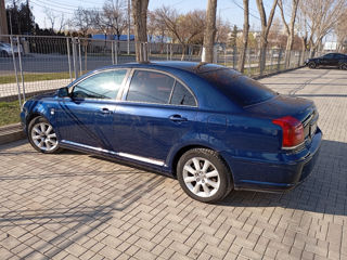 Toyota Avensis foto 5