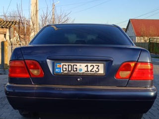 Mercedes E-Class foto 7