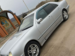 Mercedes E-Class foto 6