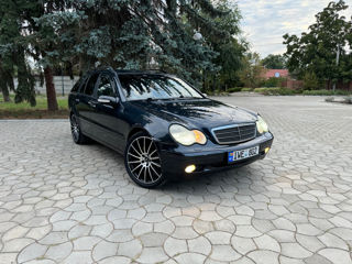 Mercedes C-Class foto 4