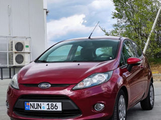 Ford Fiesta foto 1