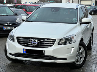 Volvo XC60 foto 1