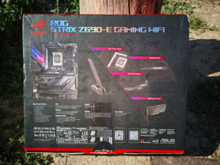 Asus ROG Strix - Hyper M.2 (Placă de extensie PCI-E pentru SSD) foto 7