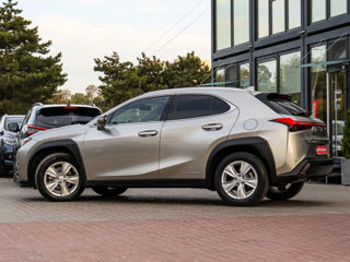 Lexus UX foto 2