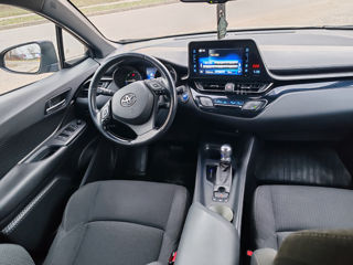 Toyota C-HR foto 10