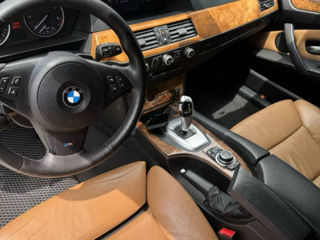 BMW 5 Series Touring foto 6