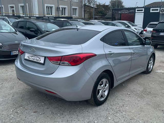 Hyundai Elantra foto 3