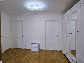 Apartament cu 2 camere, 72 m², Sculeni, Chișinău foto 7